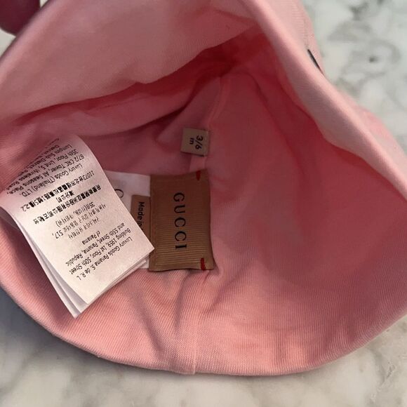 GUCCI PINK LOGO 3 PIECE BABYSUIT GIFT SET 3/6M - Picture 4 of 15